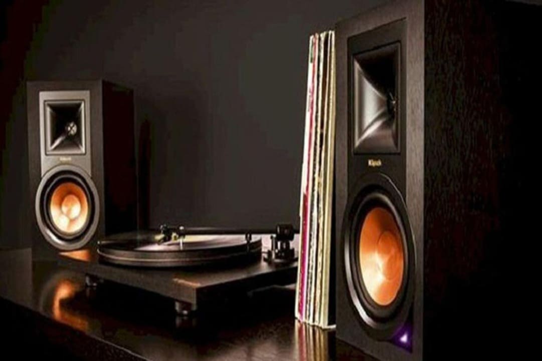 Xuất hiện mùi khét hoặc nóng bất thường