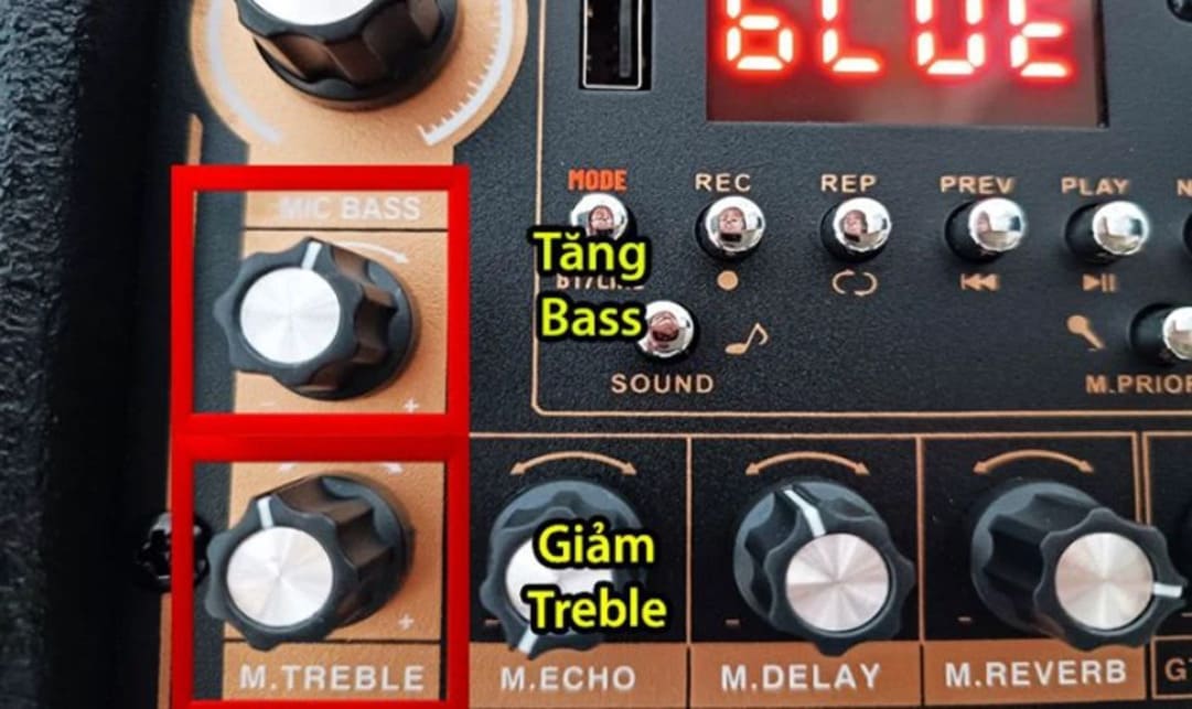 Nút Bass và Treble của Micro